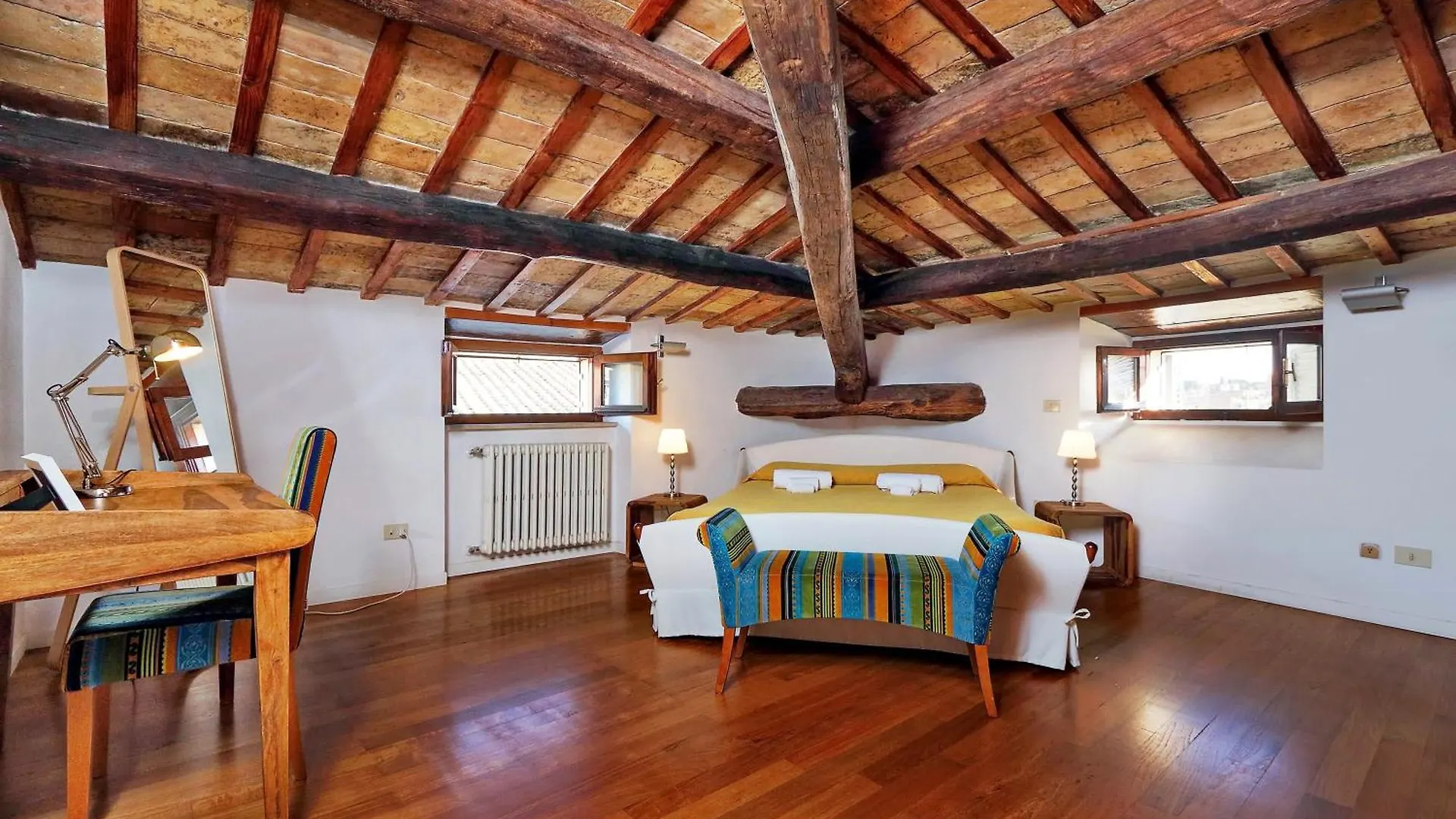 Piazza Mattei Elegant Apartment | Romeloft Italy